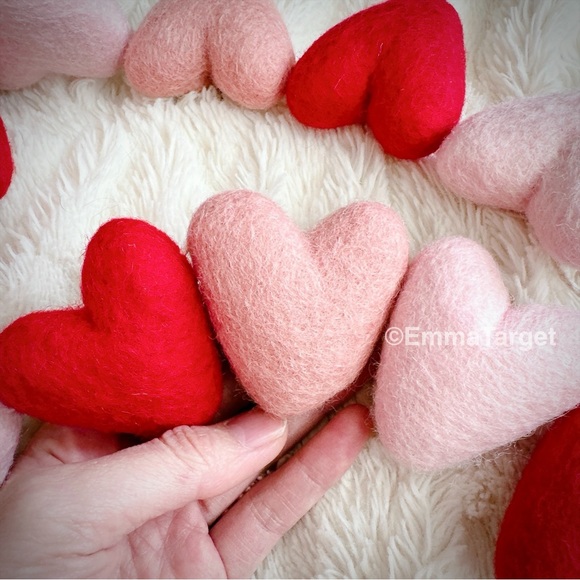 Valentine’s Day Large Heart Felted Wool Garlands 6ft Long & 12 Hearts - Picture 7 of 7